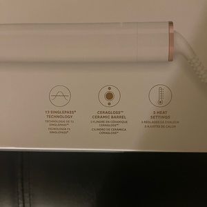 NIB T3 SinglePass Curl 1.25-Inch Professional Ceramic Curling Iron